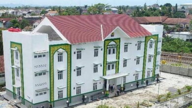 Mengantar Anak Kembali Belajar